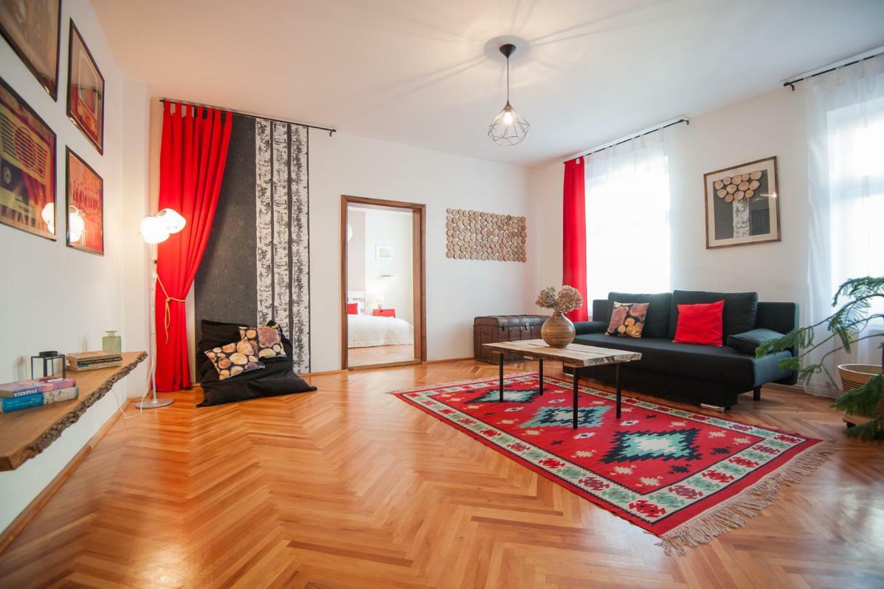 Spacious Stylish Apartment In Old Town Sibiu Exterior photo